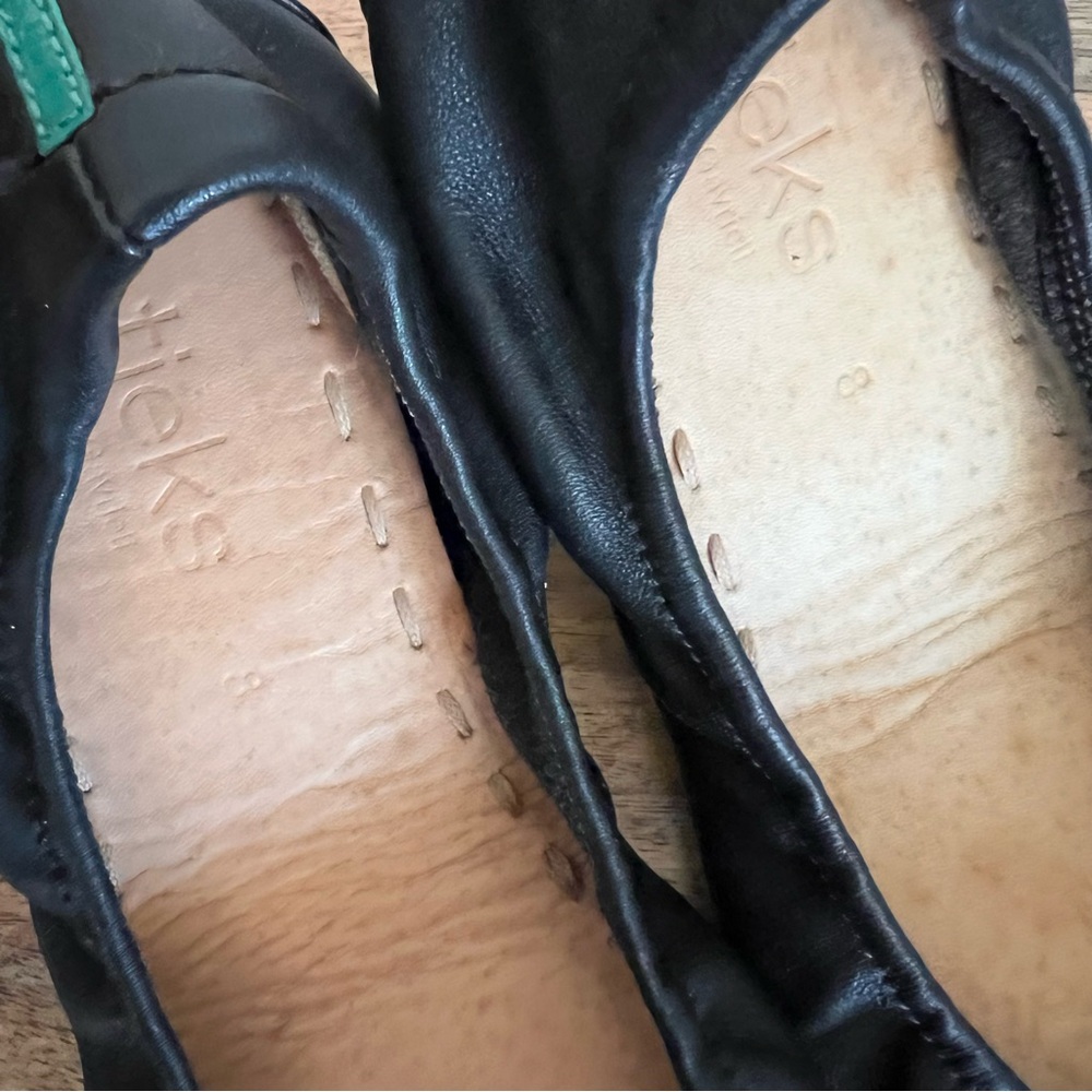 Tieks by Gavrieli Classic Matte Black Ballet
Flats Size 8 - Picture 10 of 10